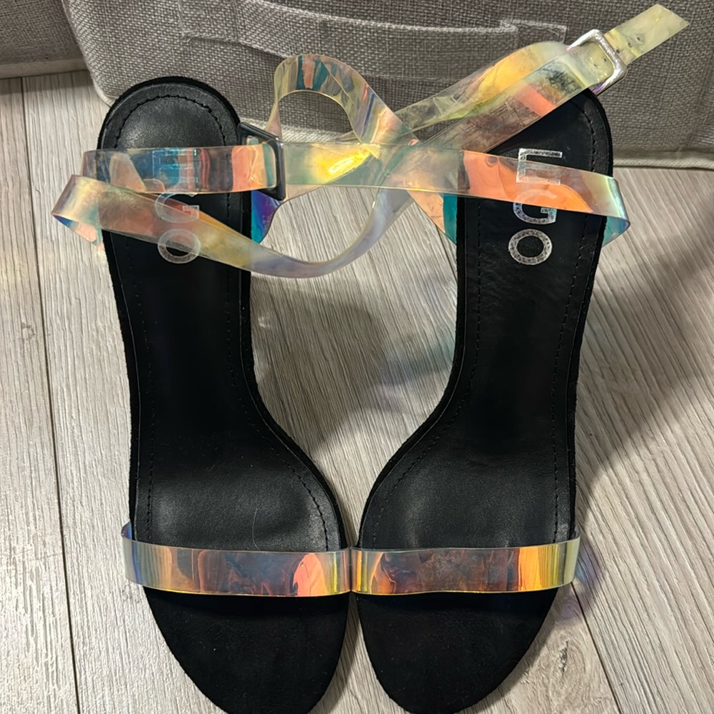 Hot iridescent heels!